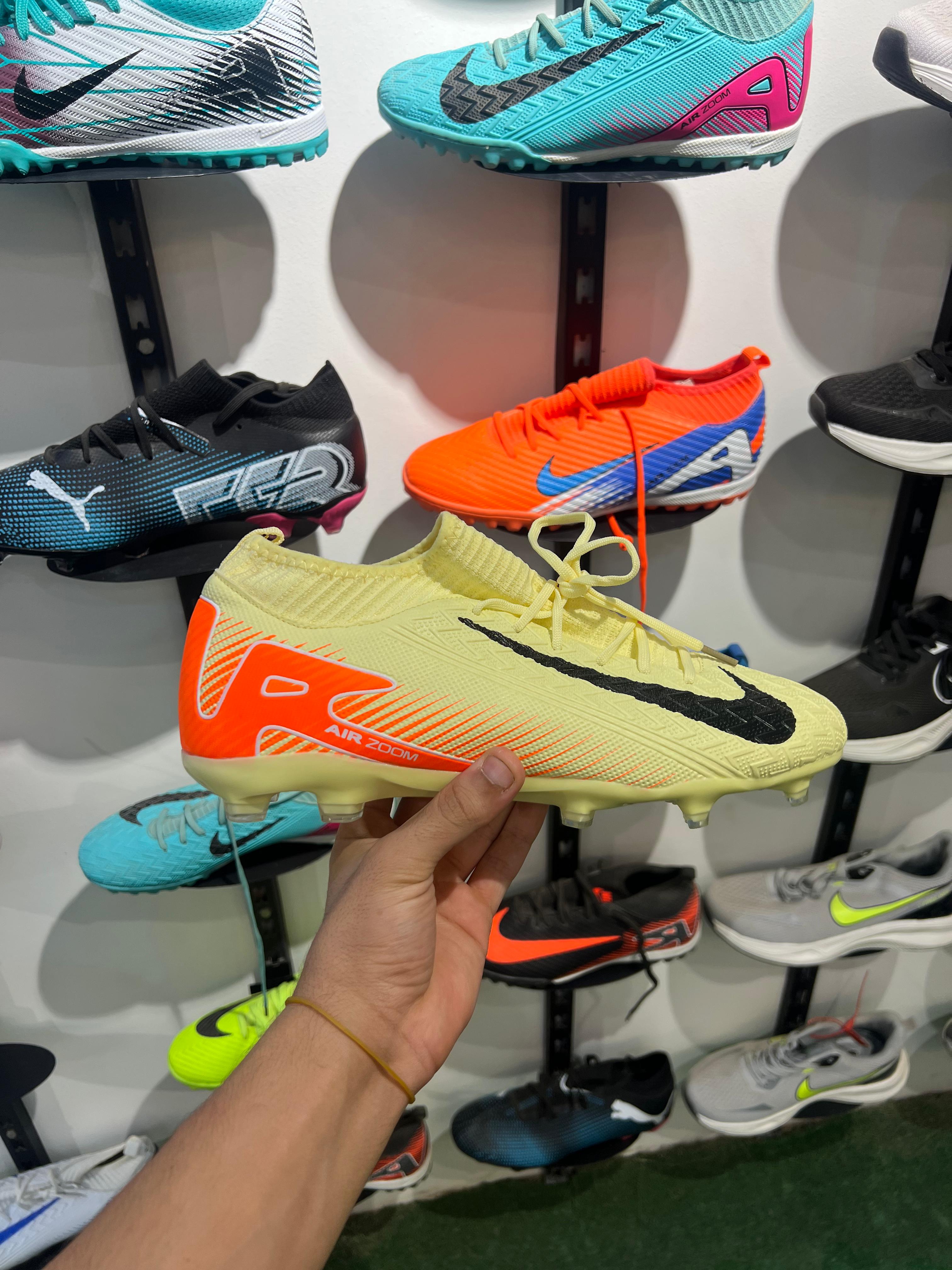 استارز اير زوم اصفر