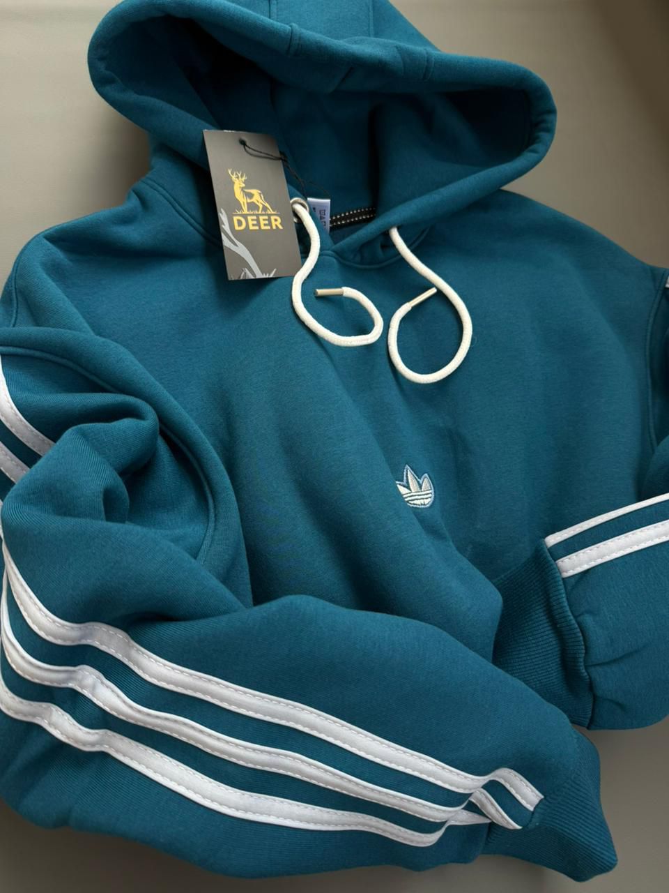 هودي اديداس لبني thumbnail