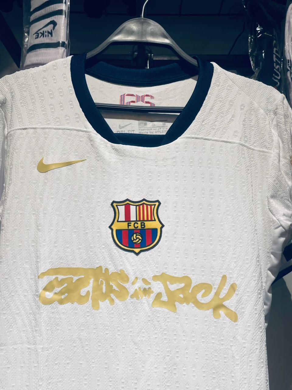 برشلونه ترافي سكوت ابيض thumbnail