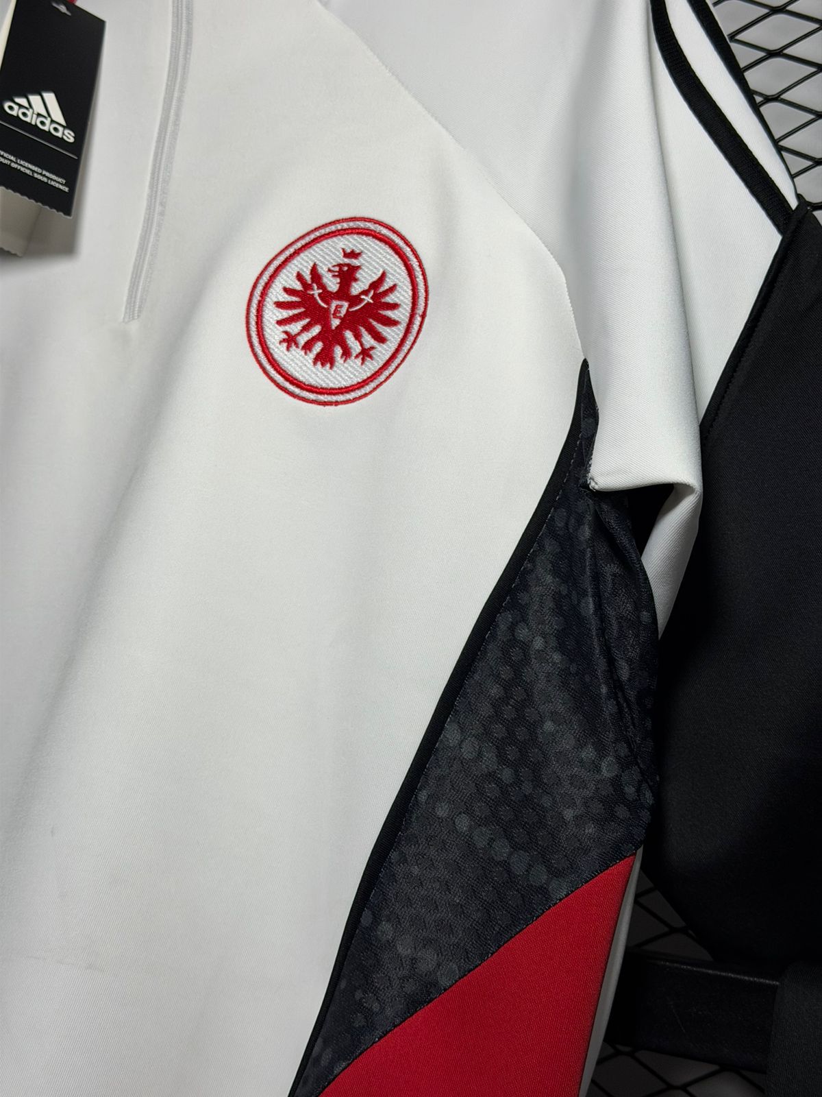 تراك فرانكفورت الابيض thumbnail