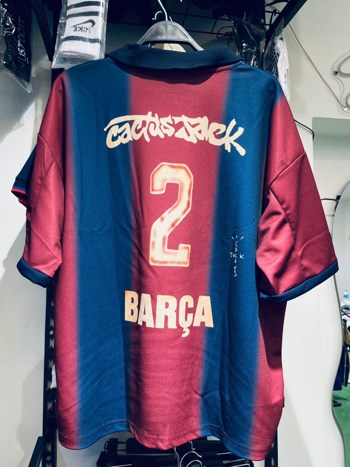 ترافل اسكوت اوفر سايز thumbnail