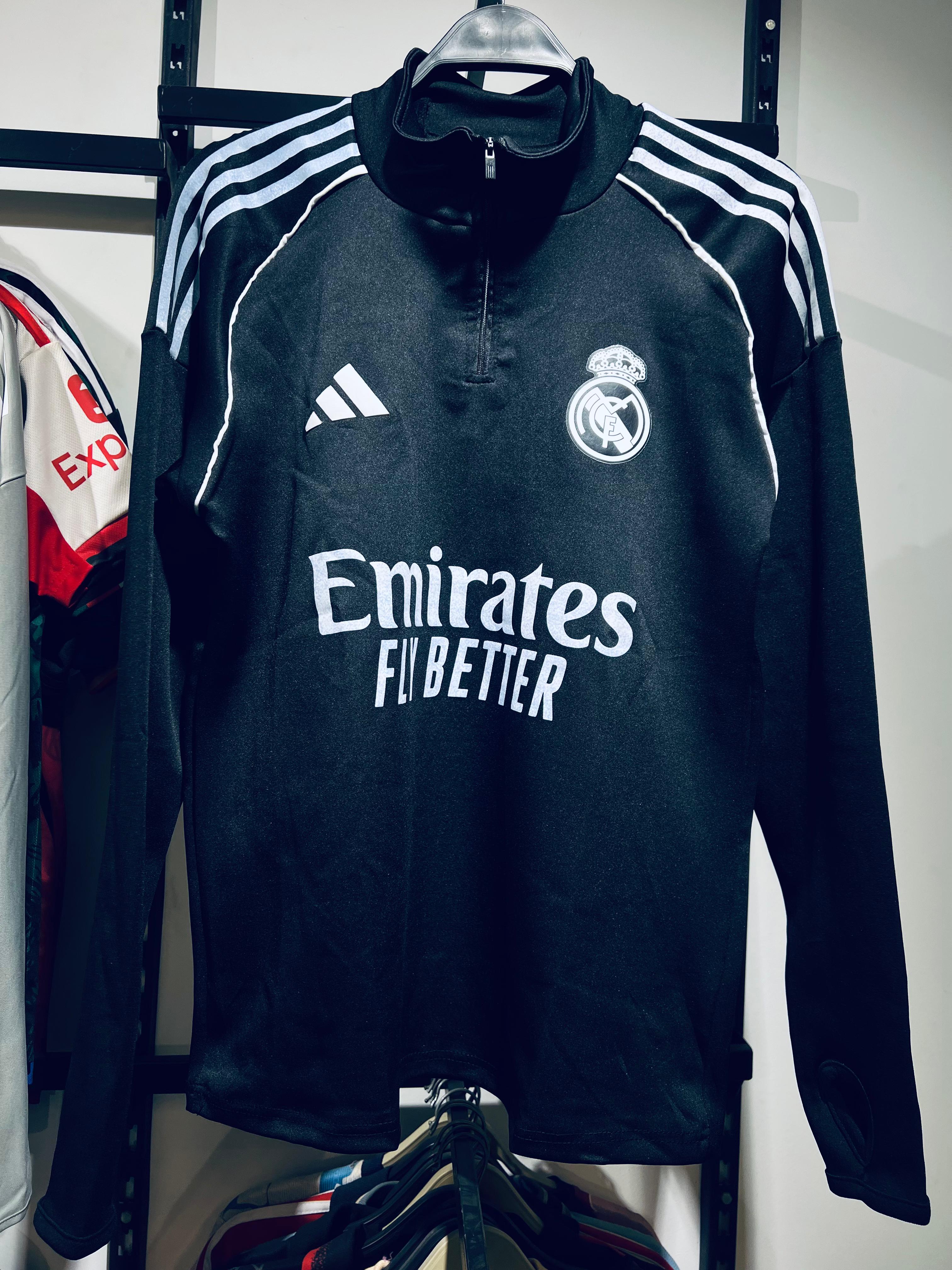 تراك ريال اسود