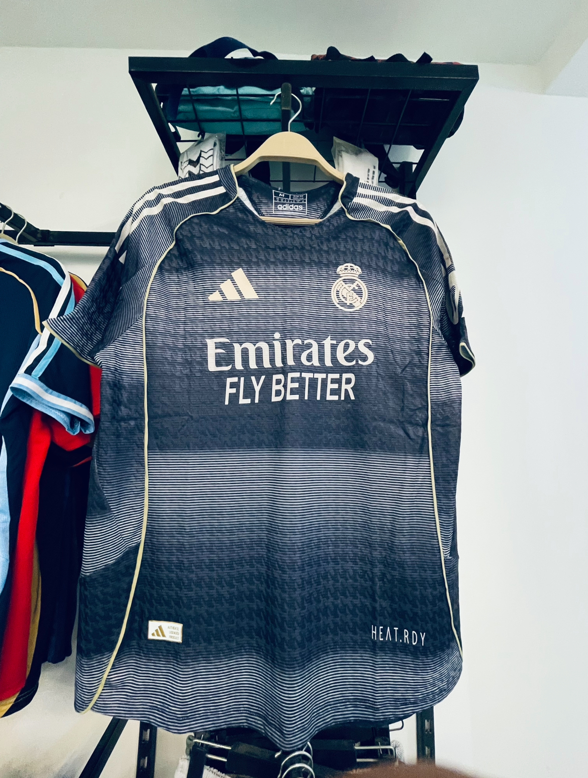 Real Madrid second kit - ريال مدريد الاحتياطي thumbnail