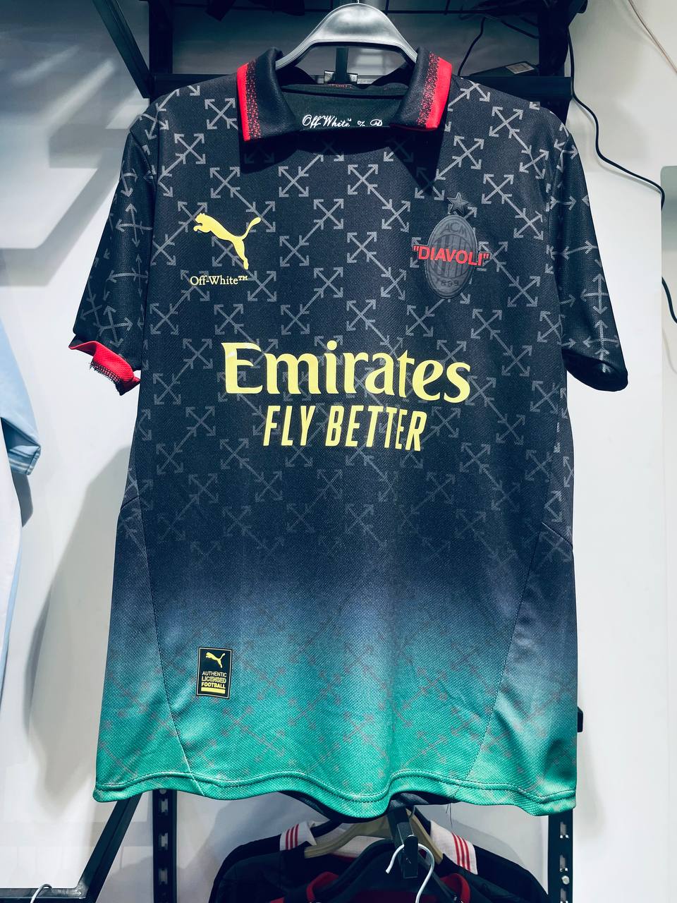 تيشيرت ميلان الاحتياطى