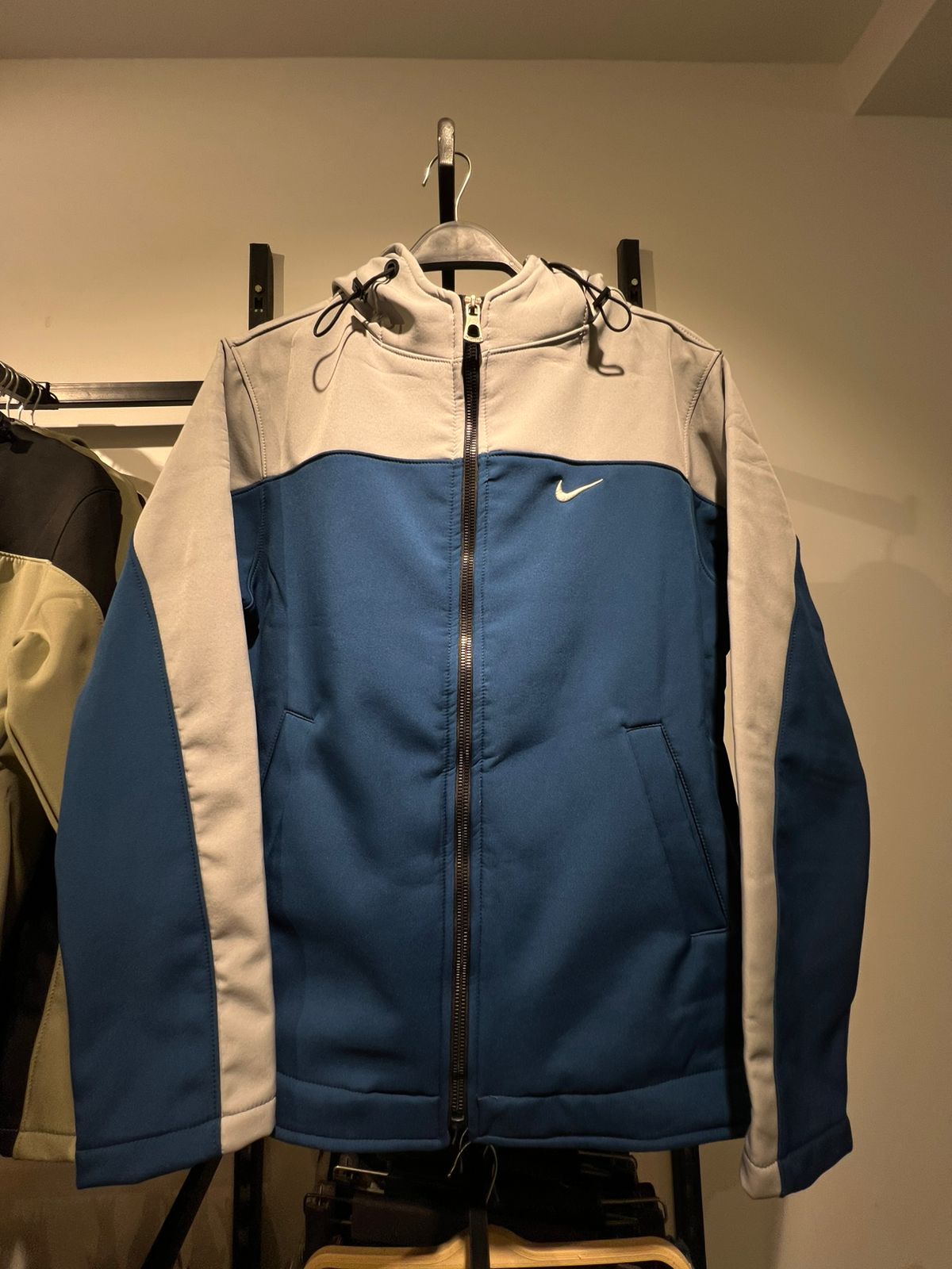 جاكت وتر بروف نايك مبطن ازرق thumbnail