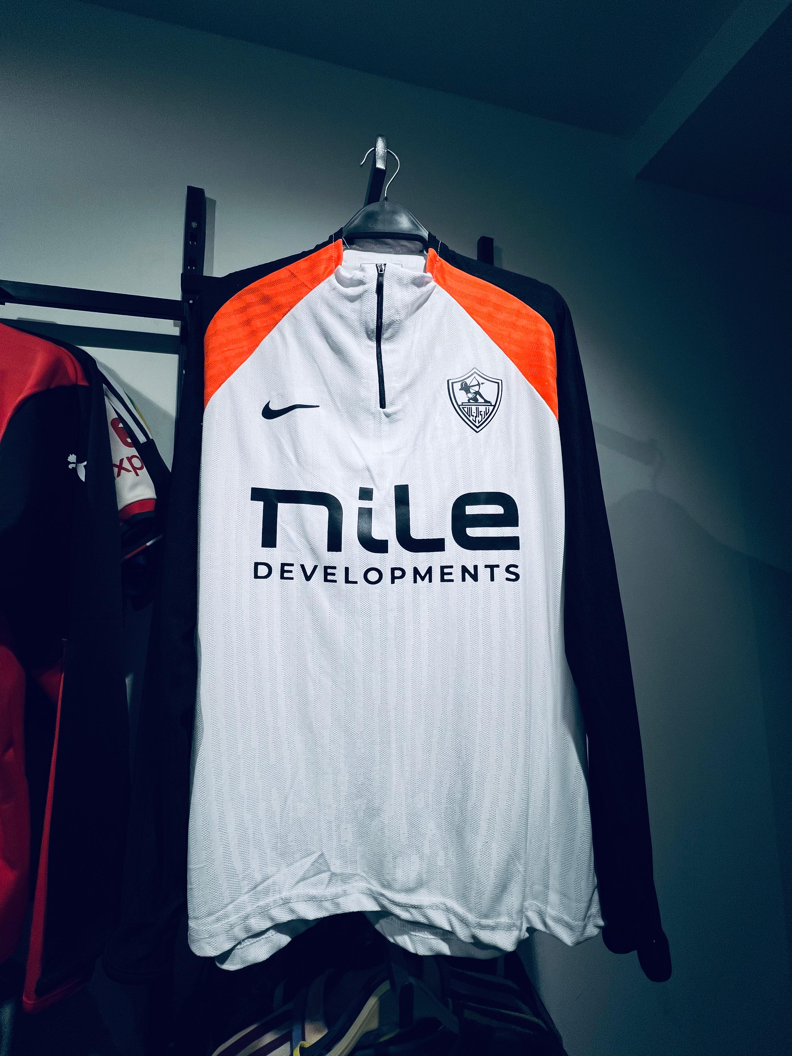 تراك زمالك ابيض ف برتقالي