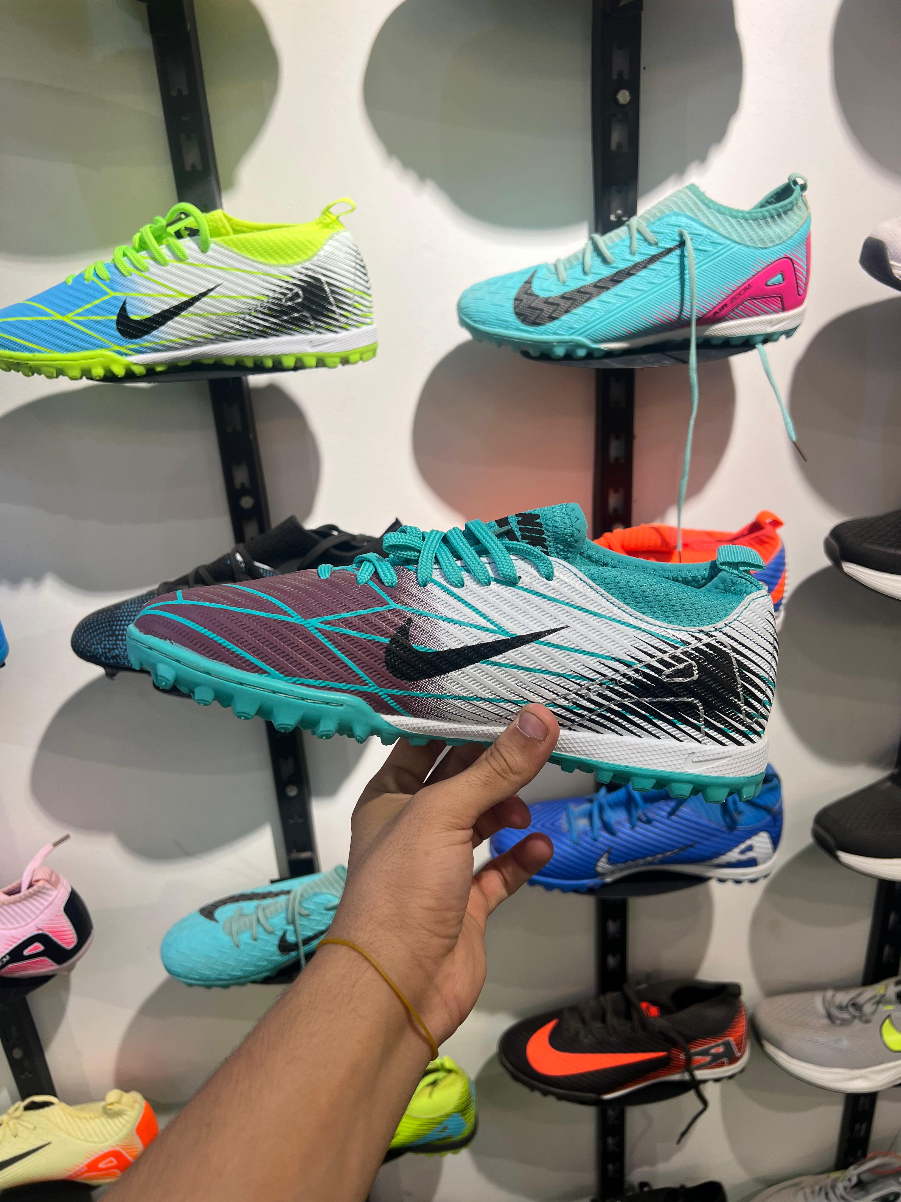 ترتان اي زوم لبني