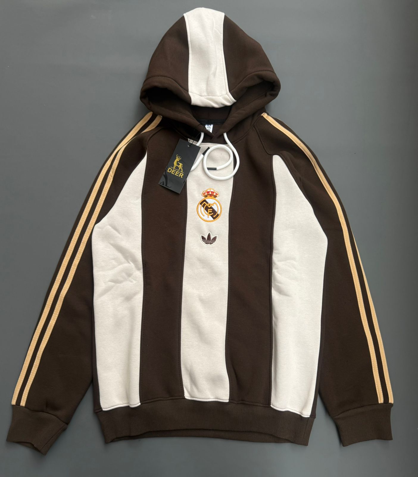 هودي ريال بني ف ابيض