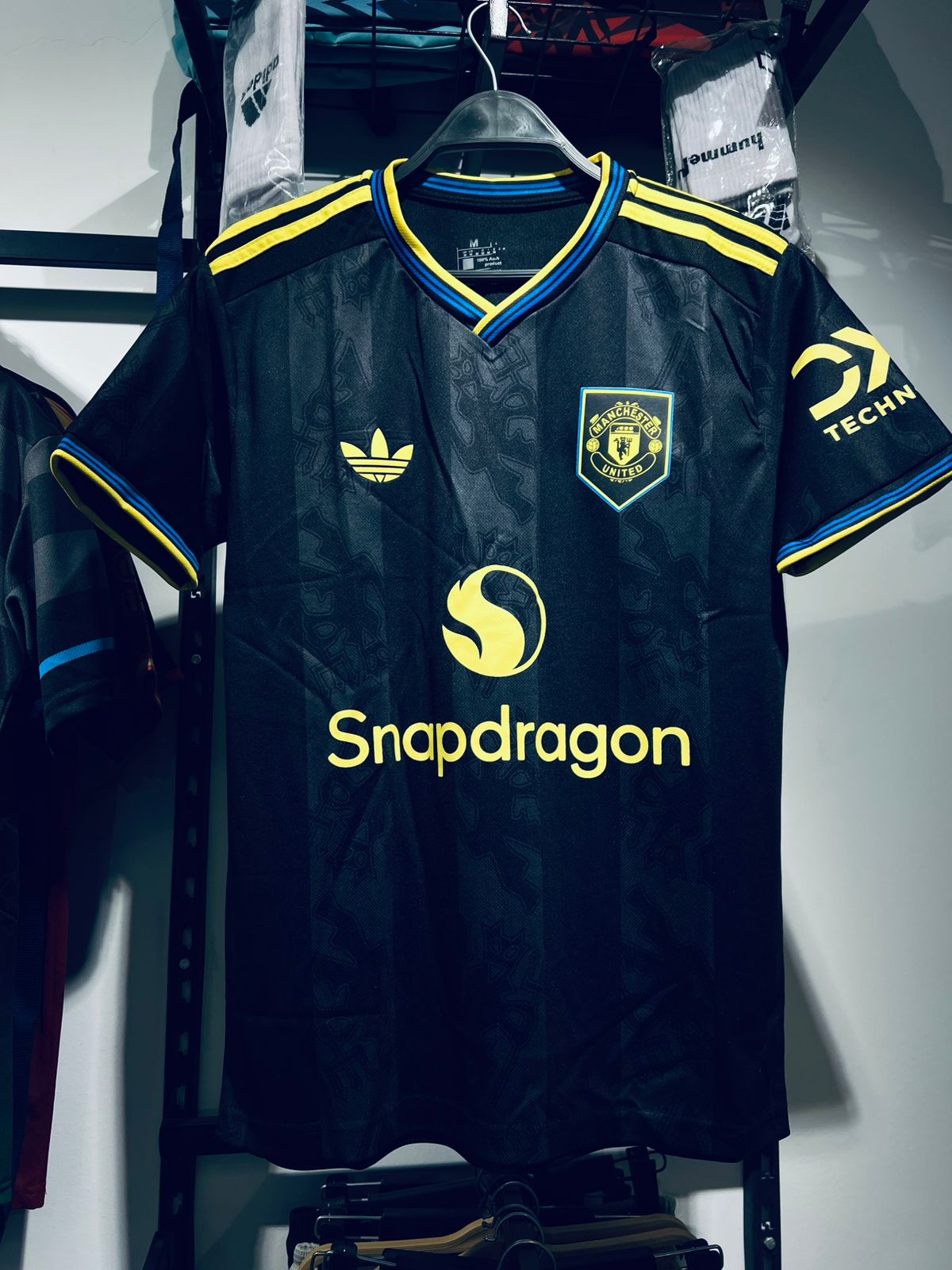 يونايتد اسود