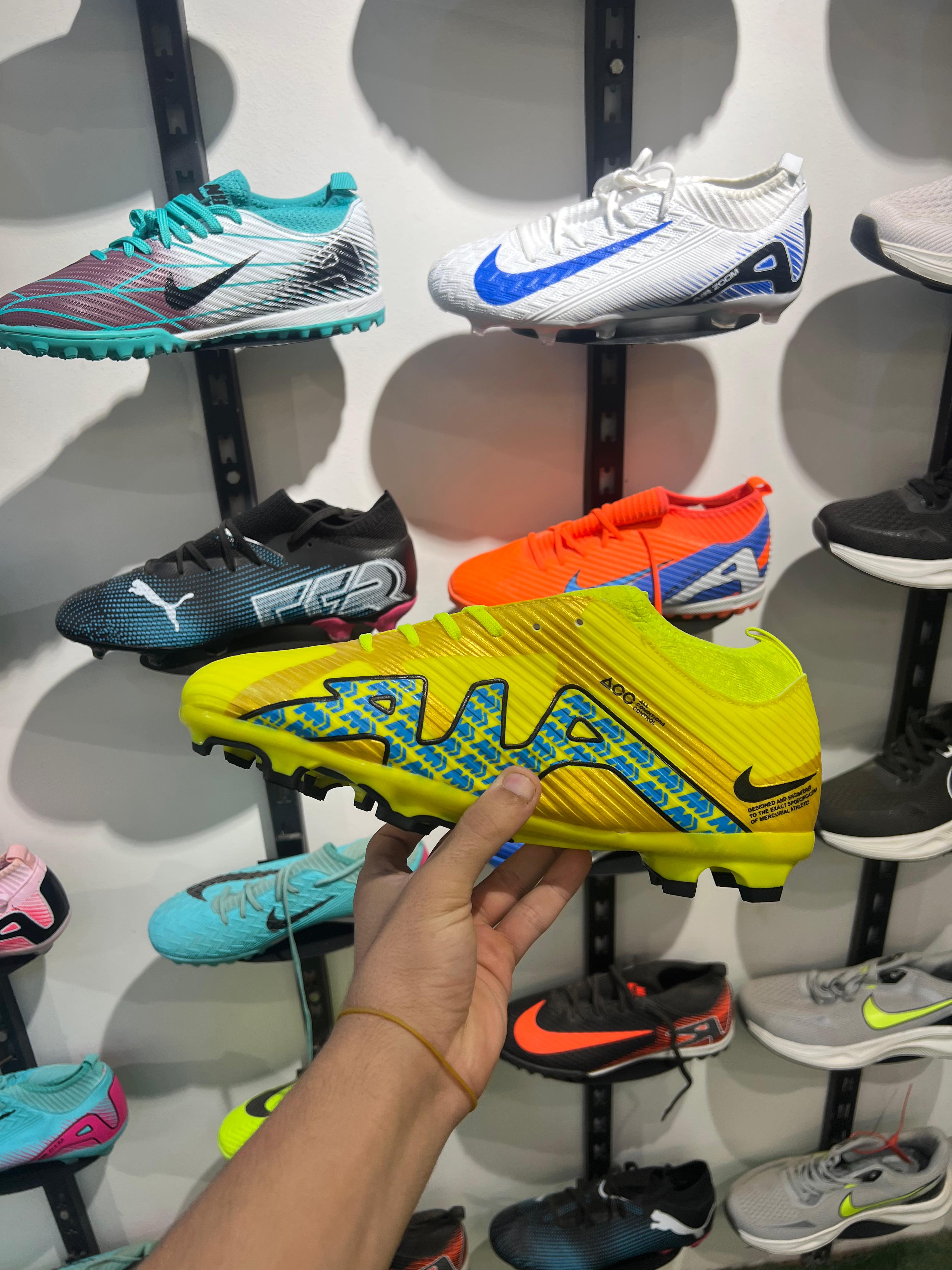 2 استارز اير زوم اصفر thumbnail