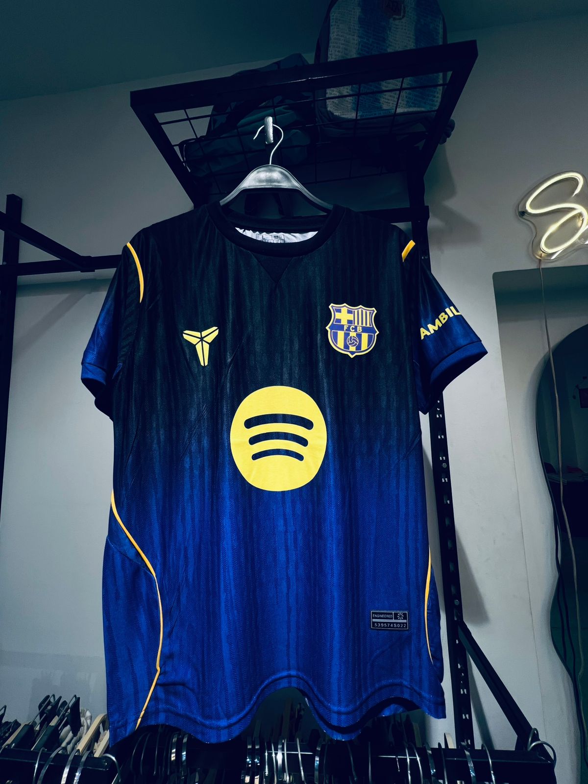 تيشيرت برشلونه Away thumbnail