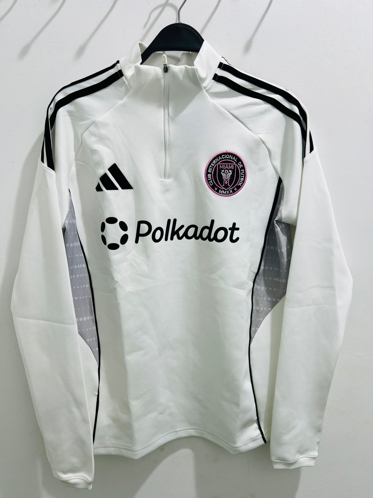 تراك انتر ميامي ابيض thumbnail