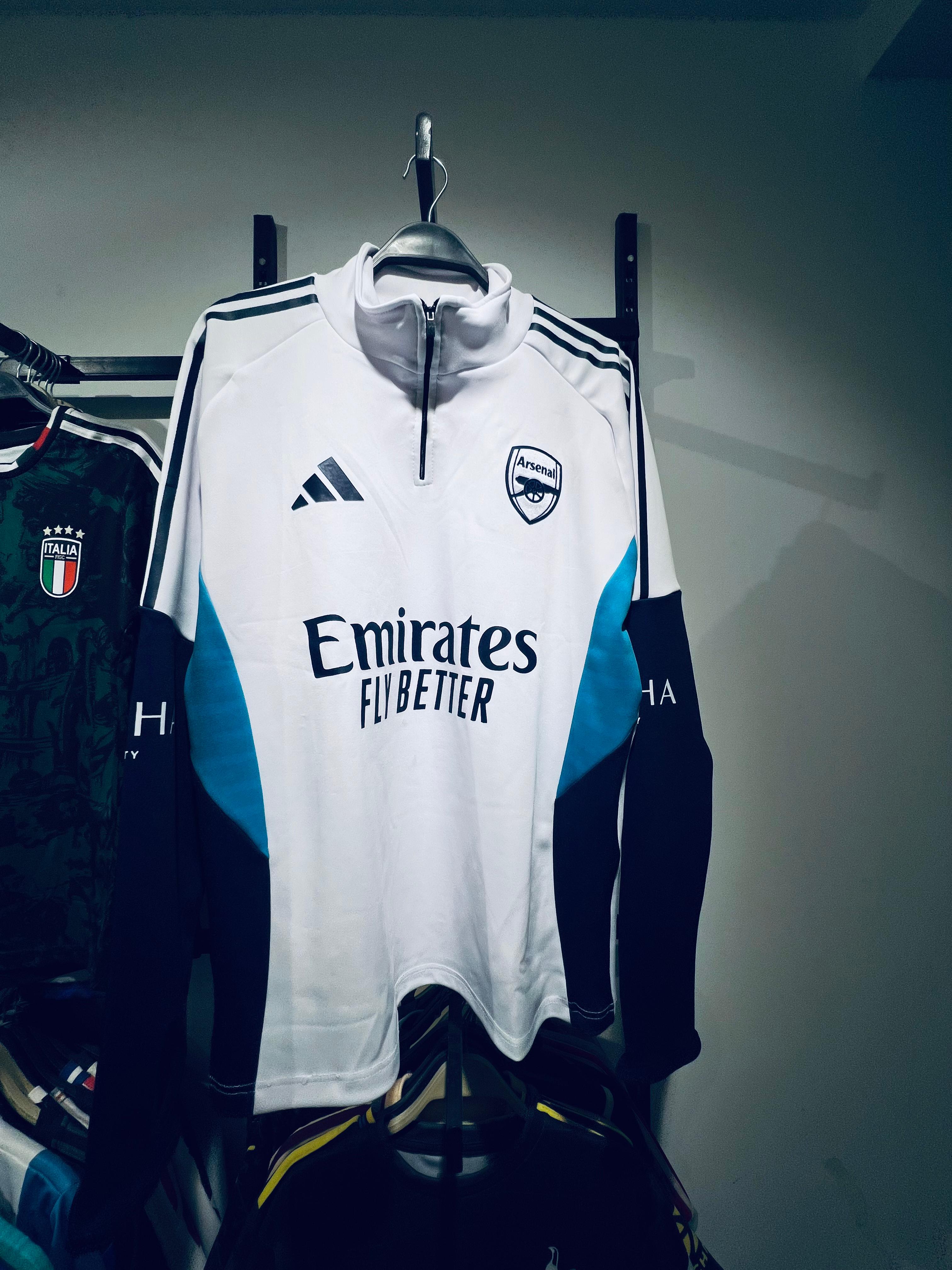 تراك ارسنال ابيض