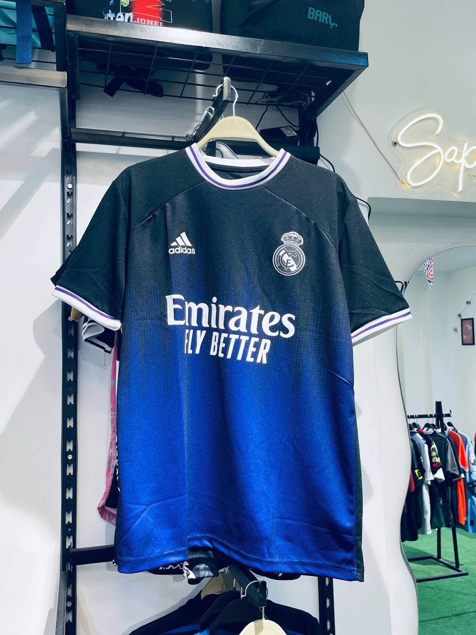 تيشيرت ريال مدريد تخيلي