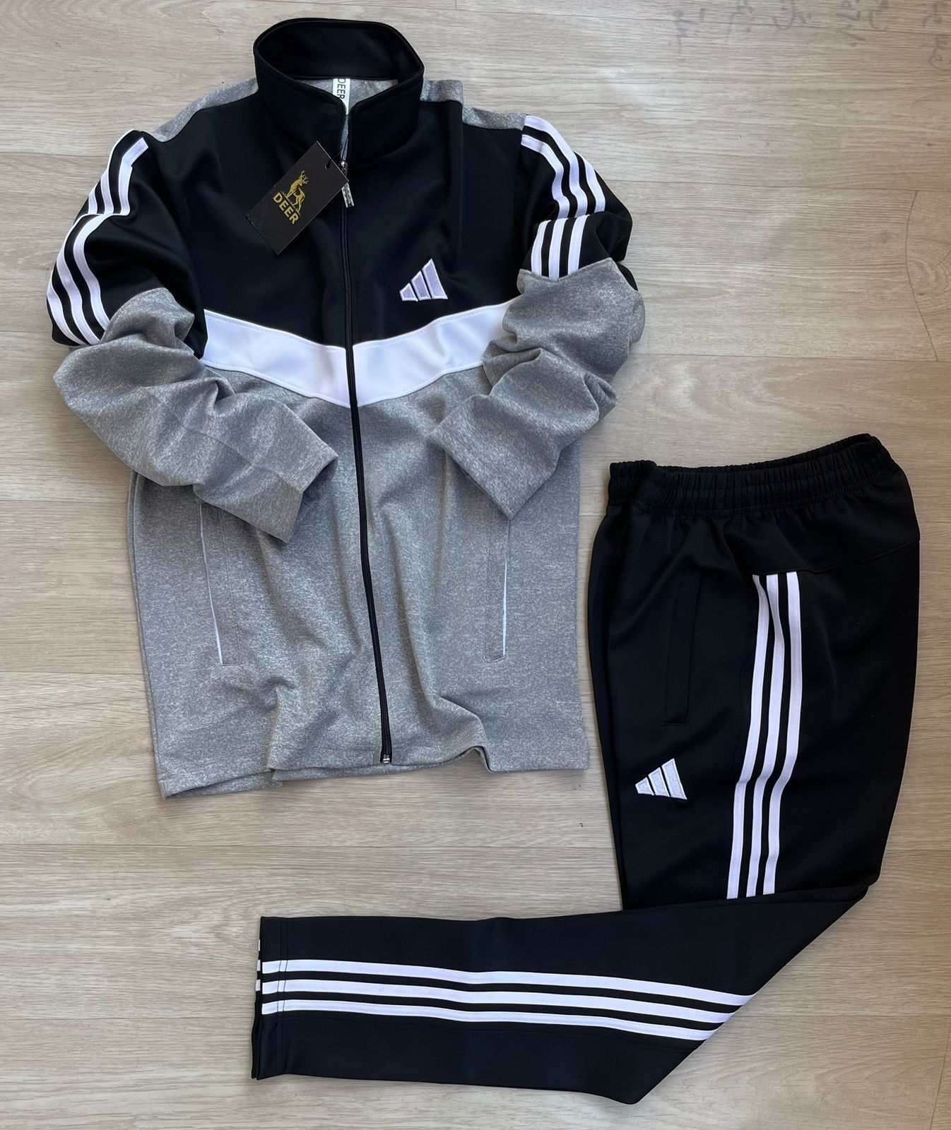 ترنج اديداس رمادي