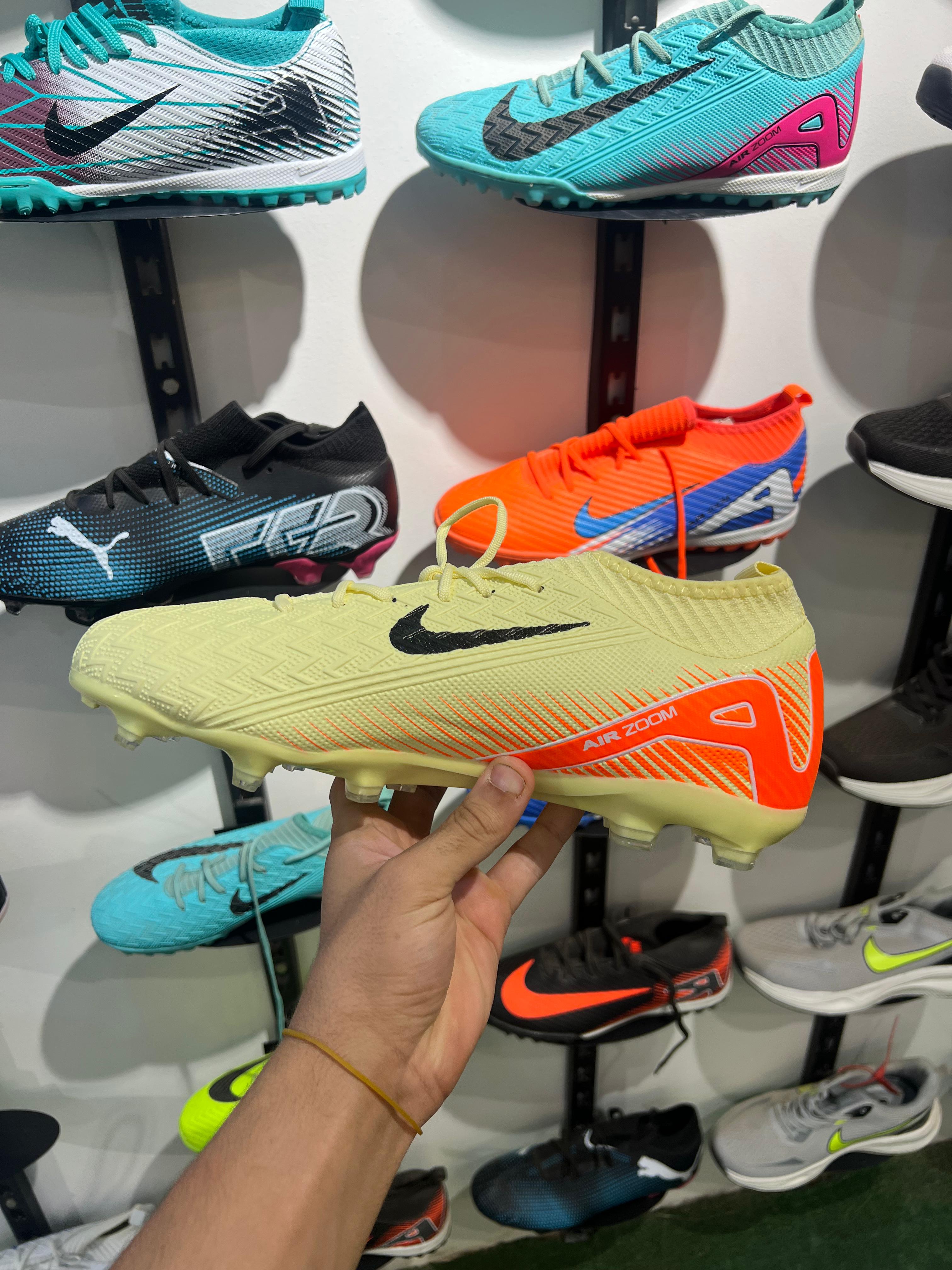 استارز اير زوم اصفر thumbnail