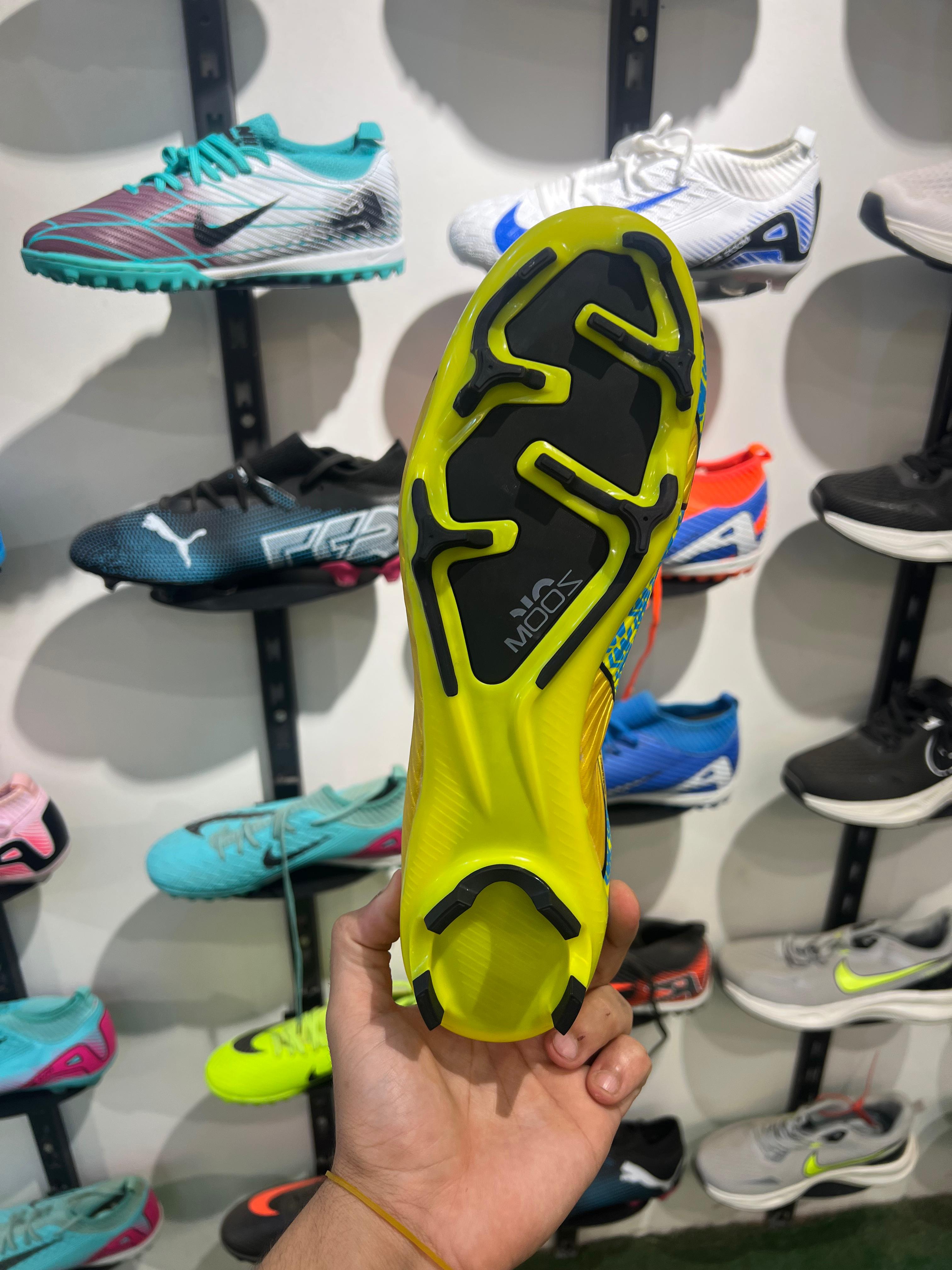 2 استارز اير زوم اصفر thumbnail