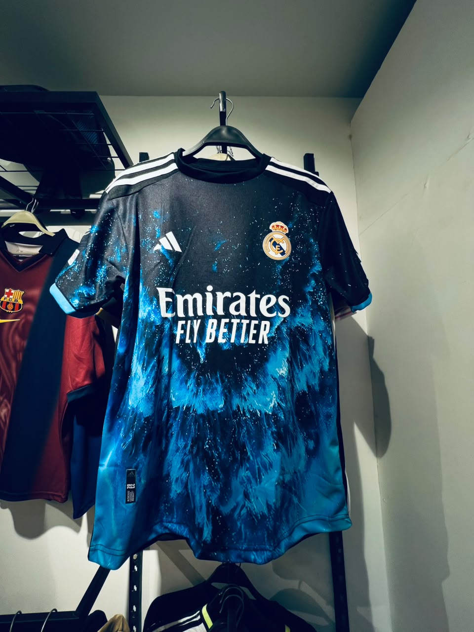 تيشيرت ريال مدريد تخيلي