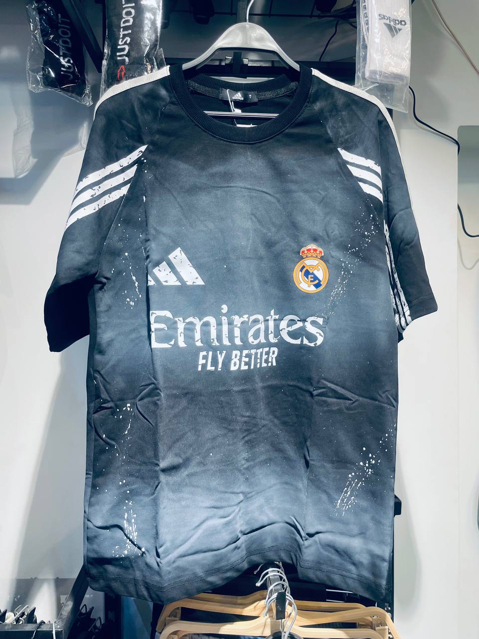 ريال مدريد الاسود التخيلي قطن thumbnail