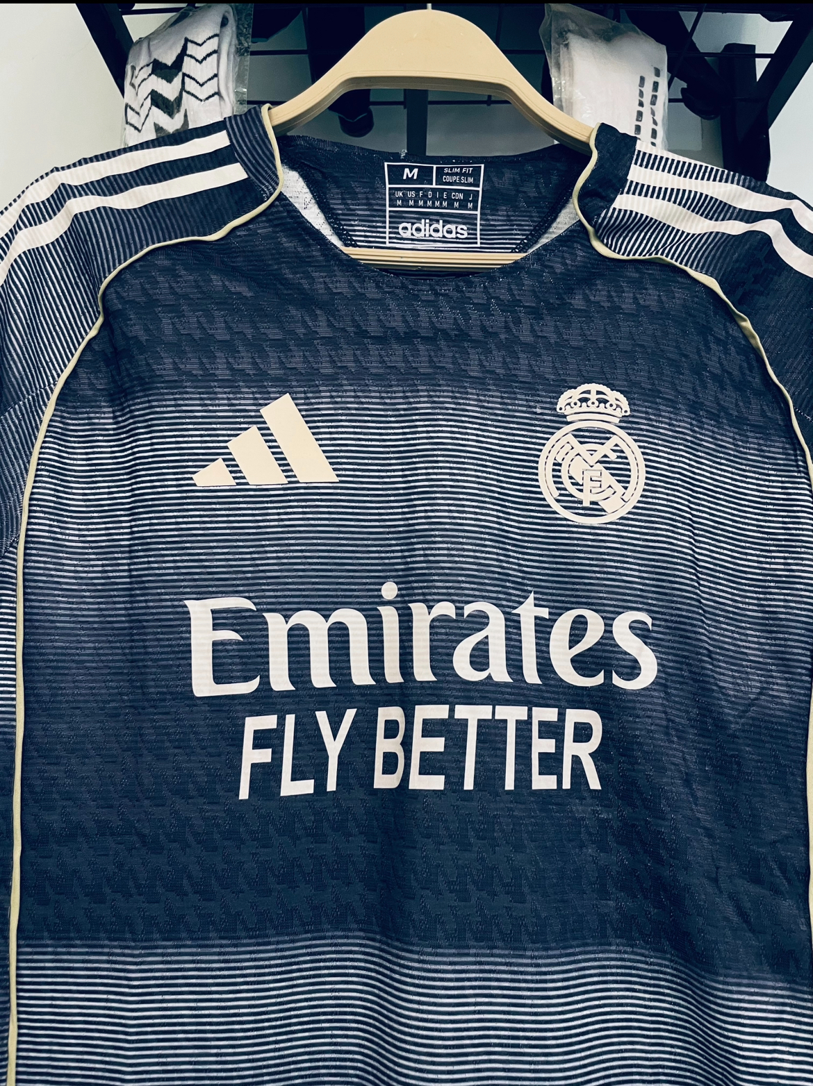 Real Madrid second kit - ريال مدريد الاحتياطي thumbnail