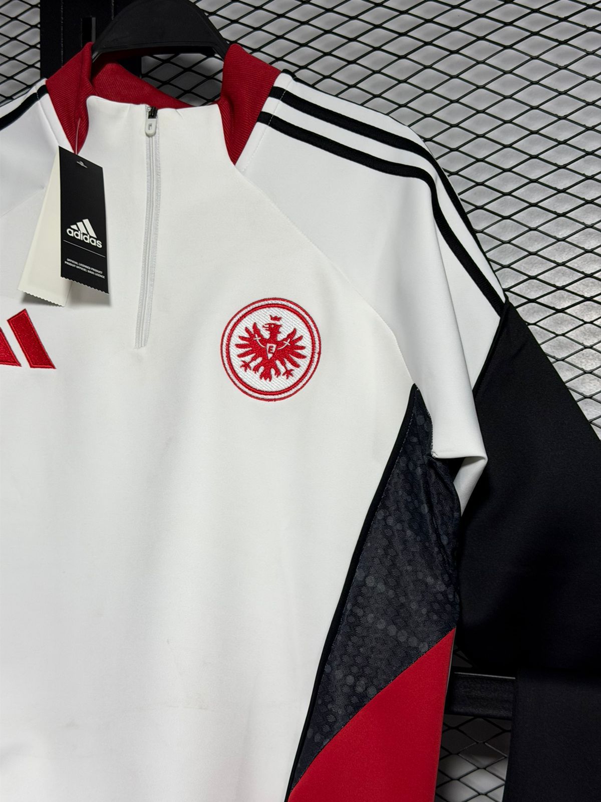 تراك فرانكفورت الابيض thumbnail