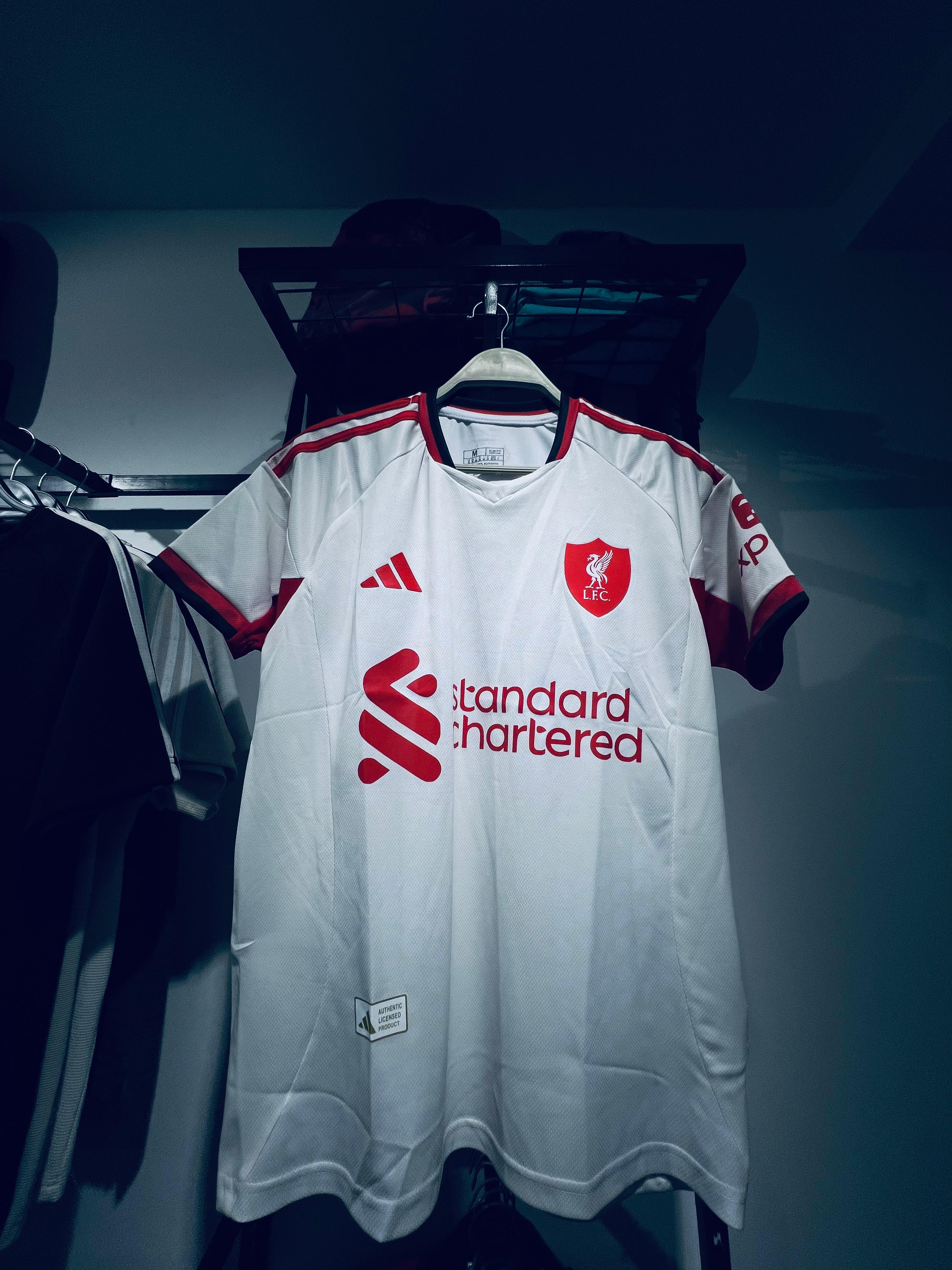 ليفربول الابيض 2026 thumbnail